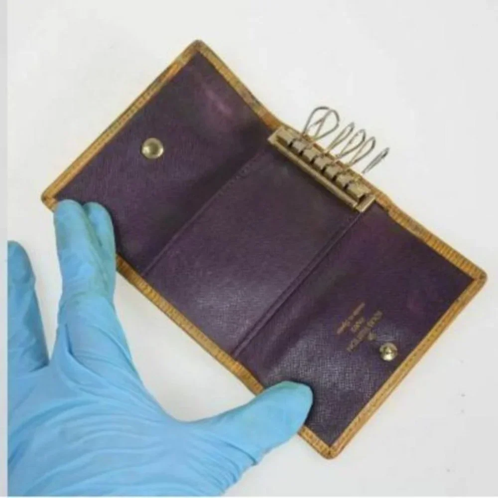 Louis Vuitton Epi Key Holder/Wallet #455💥PRICE DROP💥
